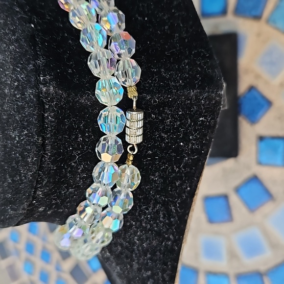 Vintage Faceted Aurora Borealis Beaded Necklace Barrel Clasp Clear/Iridescent OS - Picture 5 of 5